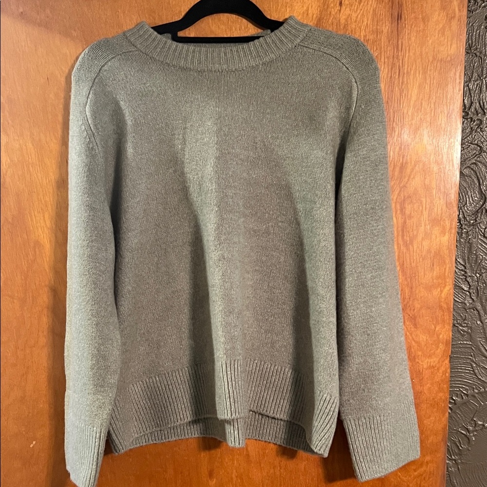 Abercrombie & Fitch Classic Gray Knit